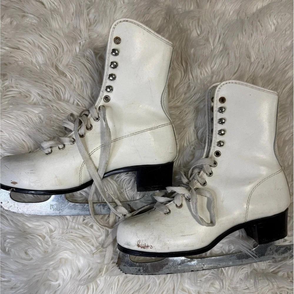 Rally Vintage White Figure Skates Size 5 Girls Women Recreational Ice Skates